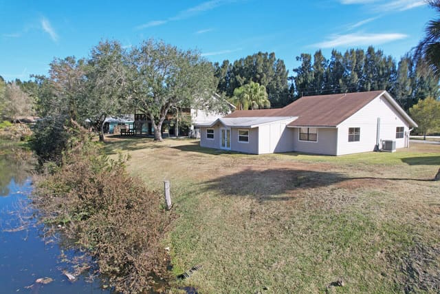 8074 SE River Lane, South River Colony, Stuart, FL
