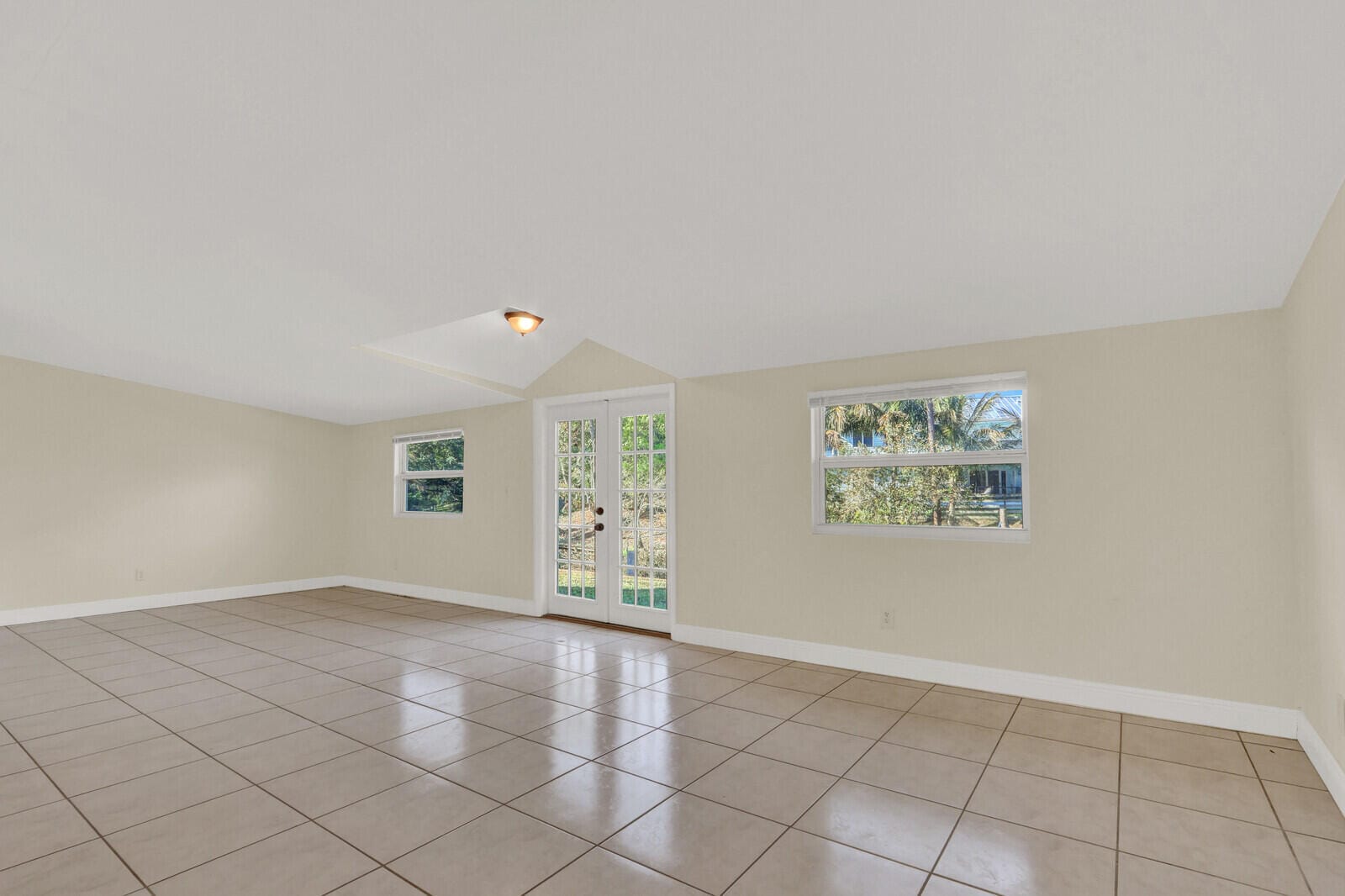 8074 SE River Lane — photo 8