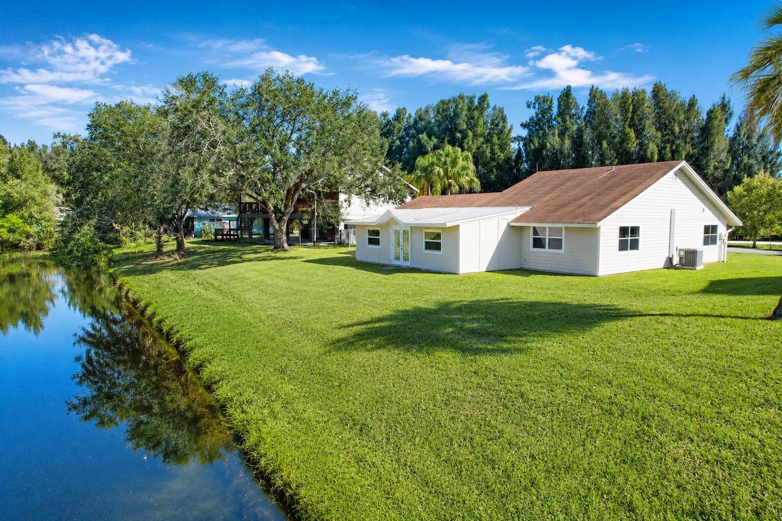 8074 SE River Lane — photo 4