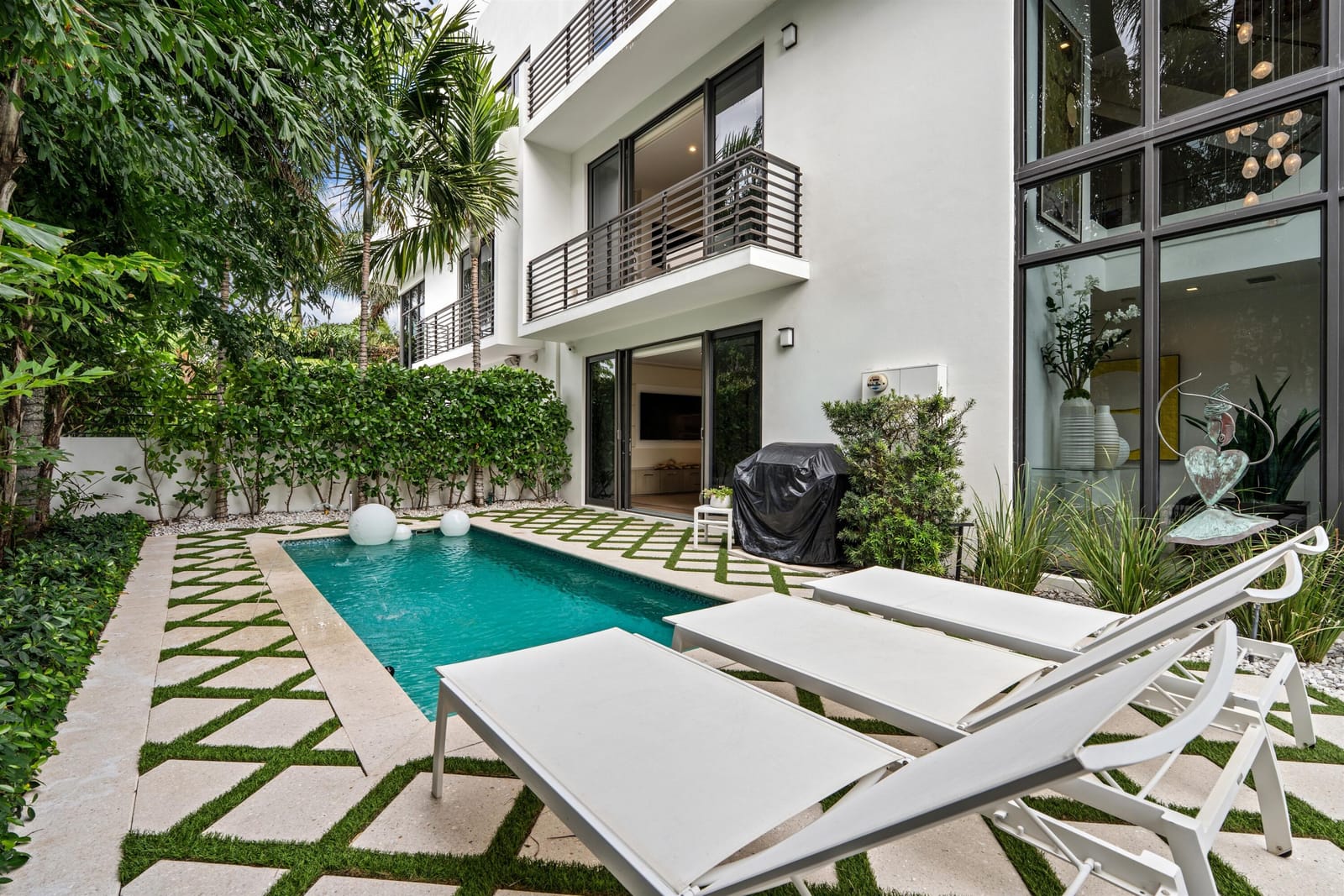 152 Andrews Avenue, Delray Beach, FL 33483