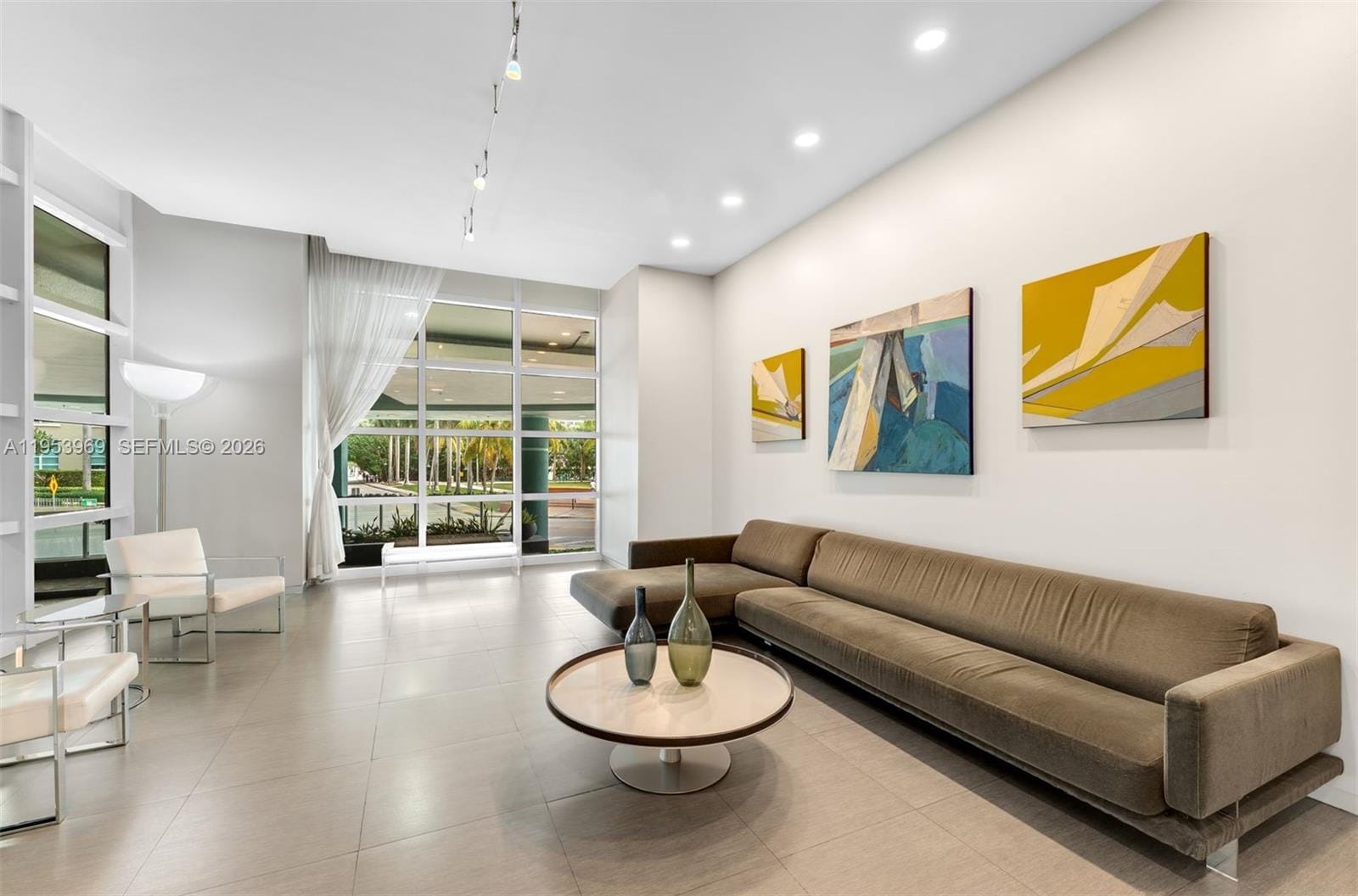 1900 N Bayshore Drive 3202 — photo 3