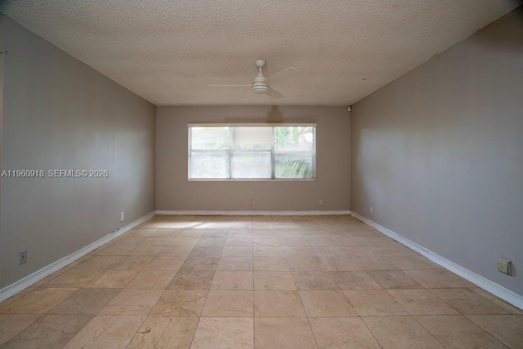 550 SE 2nd Avenue G25 — photo 8