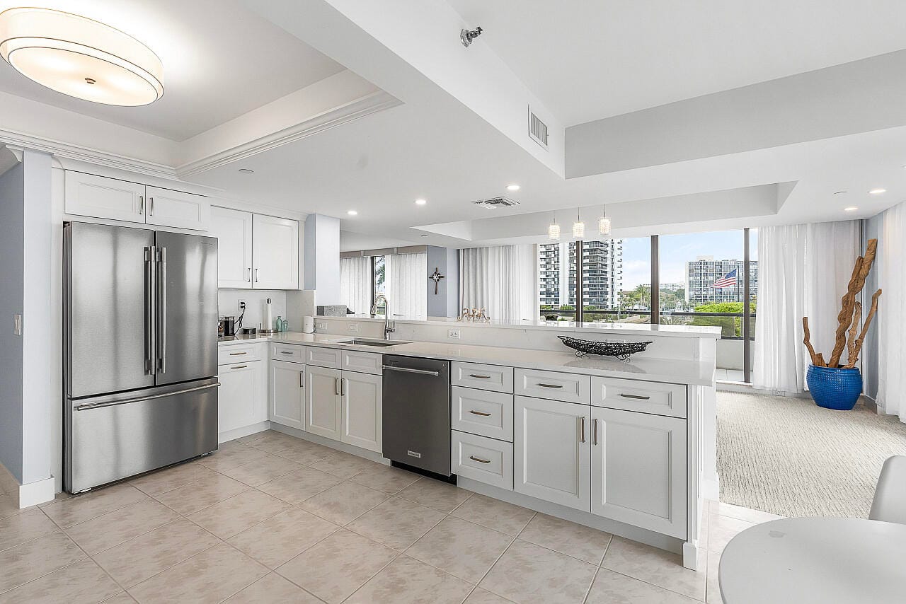 100 Lakeshore Drive 252 — photo 11