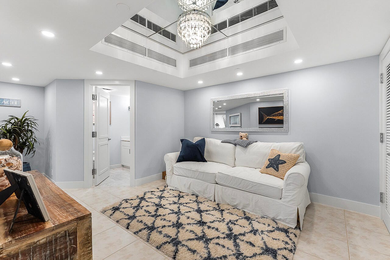 100 Lakeshore Drive 252 — photo 4