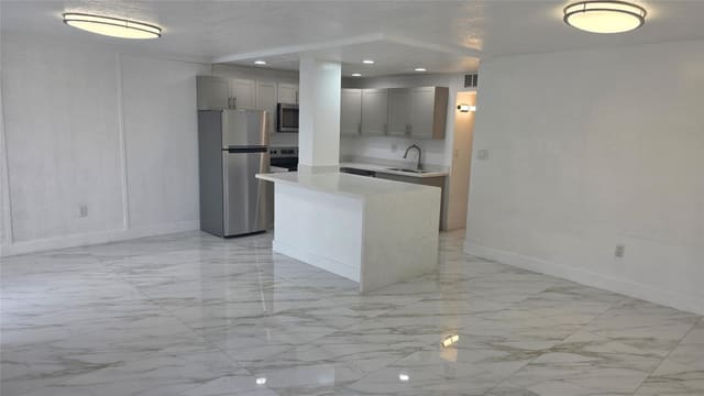1758 NW 55th Avenue 101, Lauderhill, FL 33313