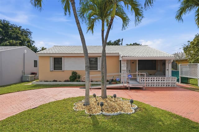 2126 Taft Street, sold in Hollywood Park 4-19 B, Hollywood, FL