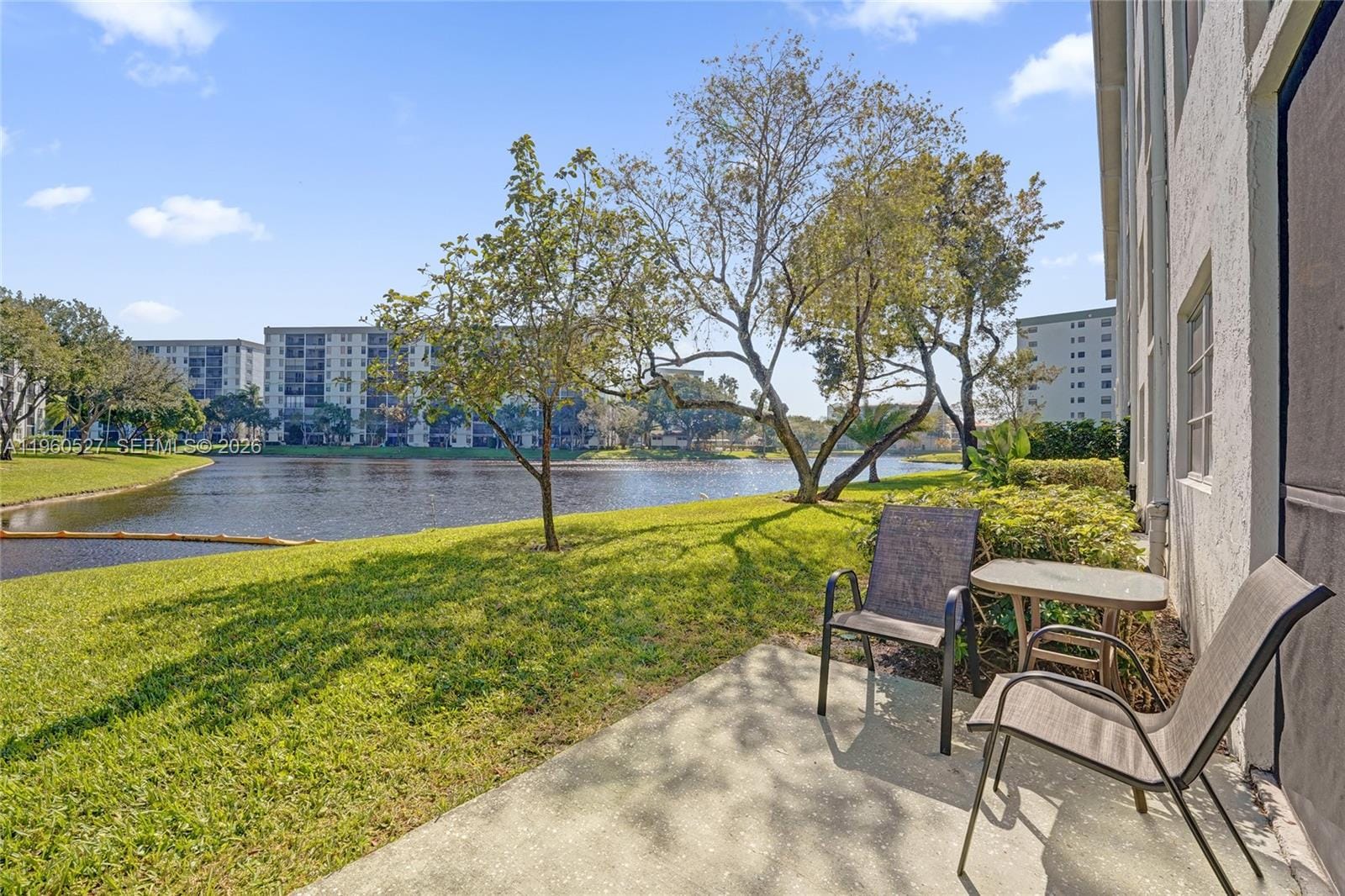 2228 N Cypress Bend Drive 103 — photo 4