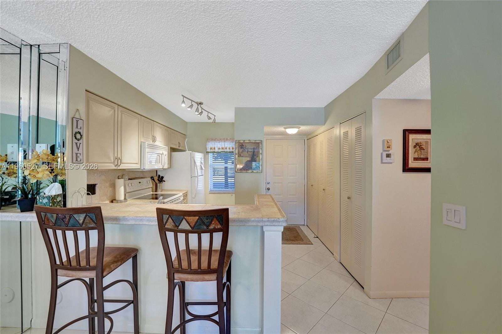 2228 N Cypress Bend Drive 103 — photo 6