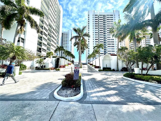1904 S Ocean Drive 701, Hallandale Beach, FL 33009