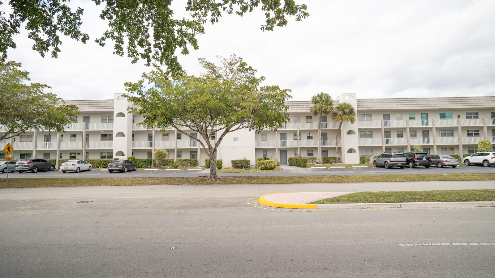 8285 Sunrise Lakes Boulevard 110, Sunrise, FL 33322 photo 26