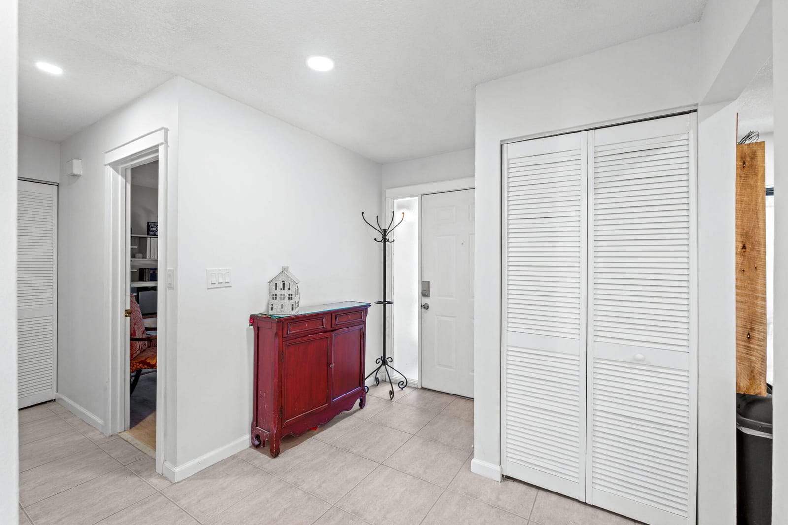 40 Seminole Court E — photo 2