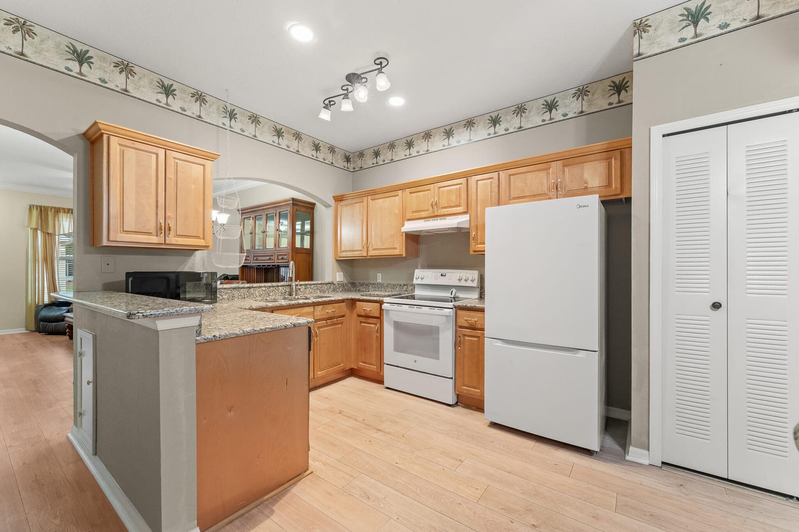 579 NW San Remo Circle — photo 9