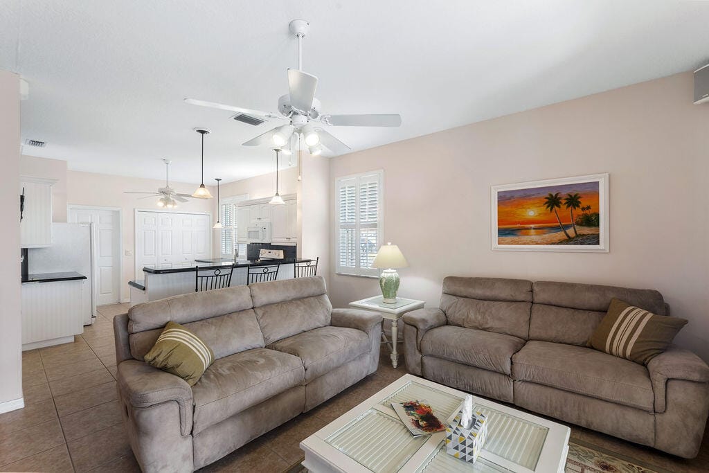245 NW Zanzibar Place — photo 11