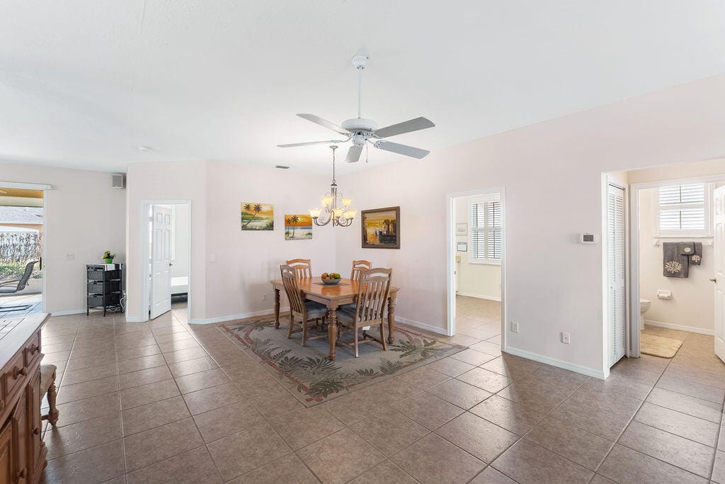 245 NW Zanzibar Place — photo 5