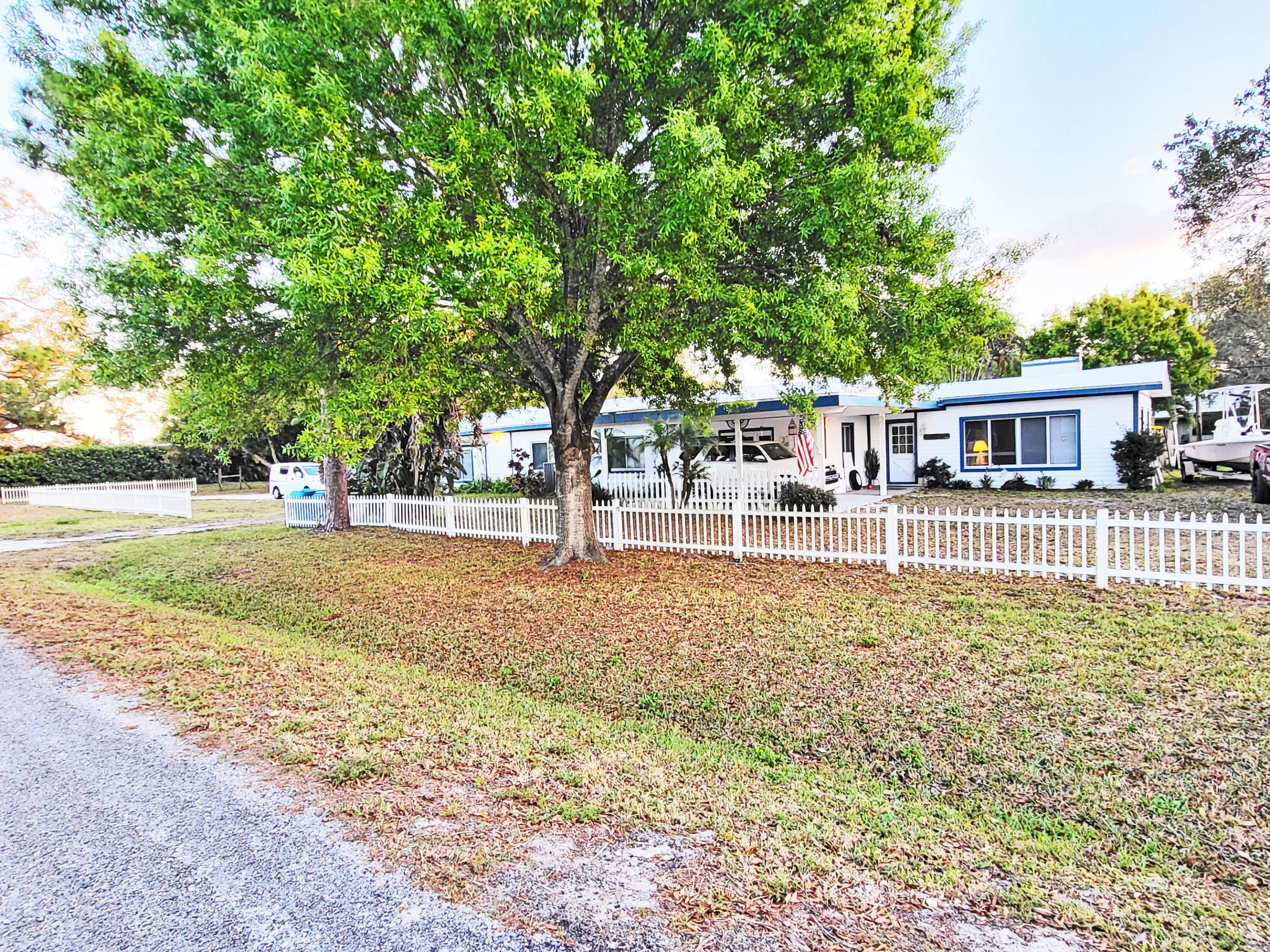 203 Melton Drive — photo 2