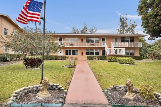 60 Camden C, sold in Camden Condos, West Palm Beach, FL