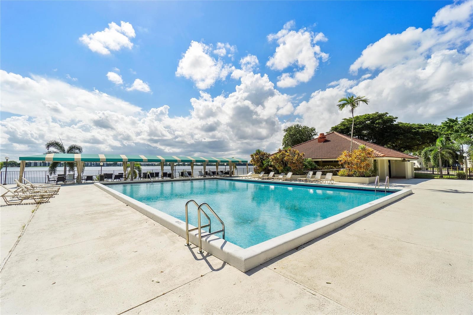 112 Lake Emerald Drive 104, Oakland Park, FL 33309 photo 25