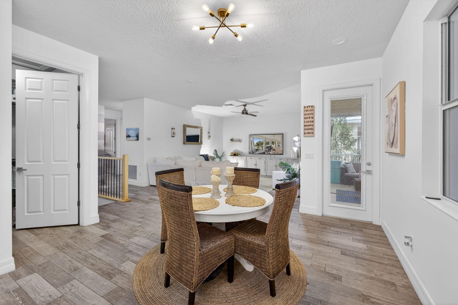 1127 Dakota Drive — photo 8