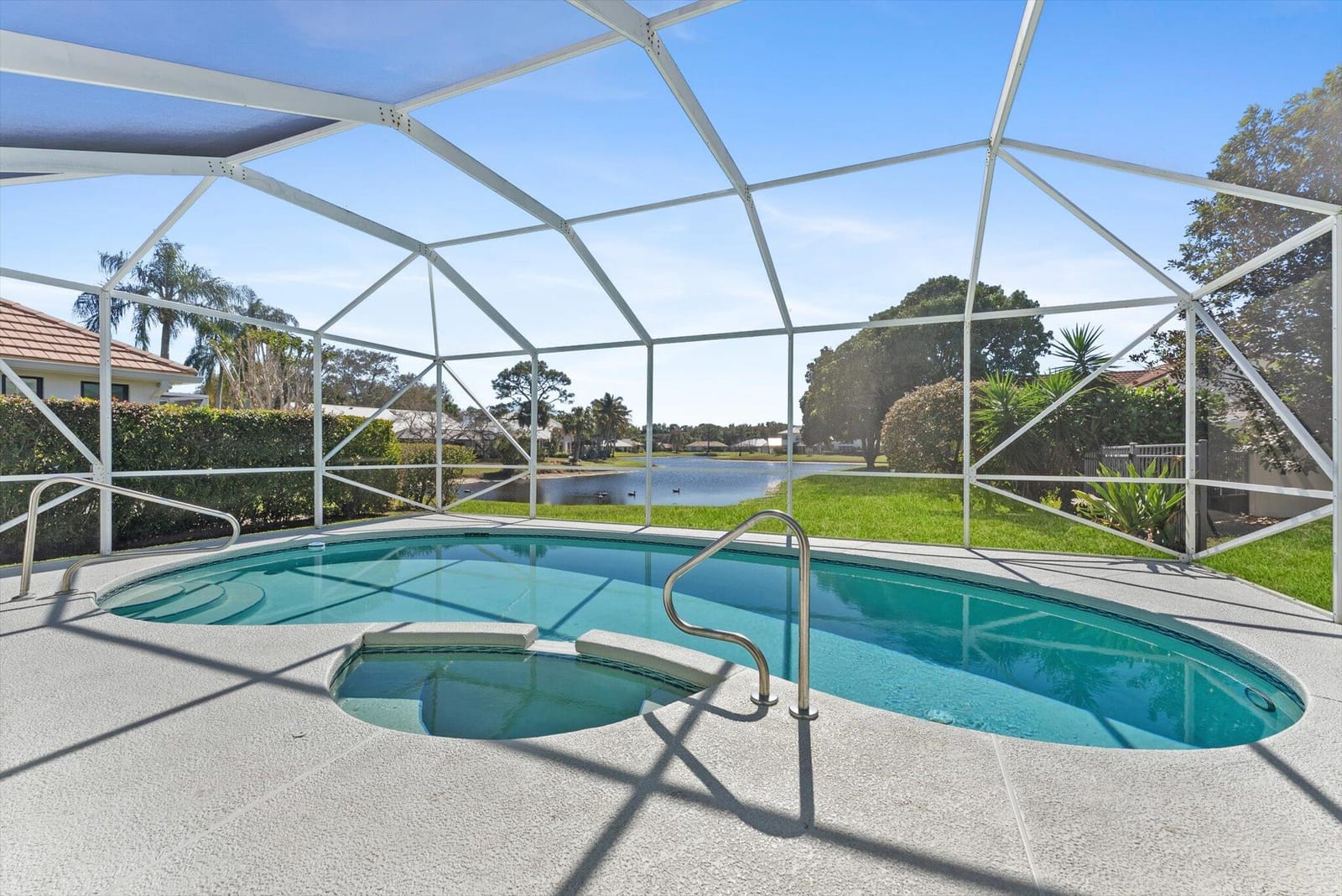 6073 Winding Lake Drive — photo 2