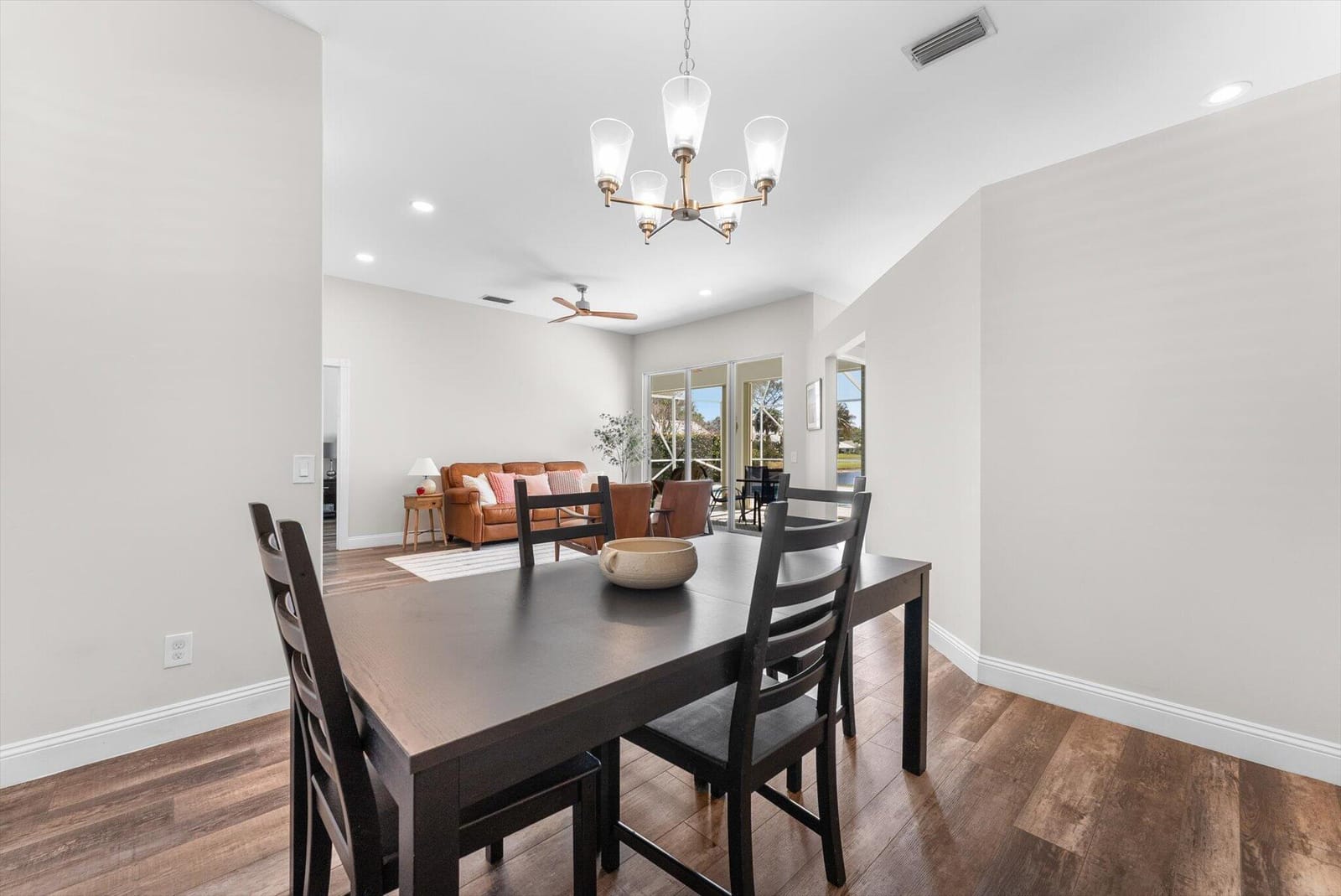 6073 Winding Lake Drive — photo 12