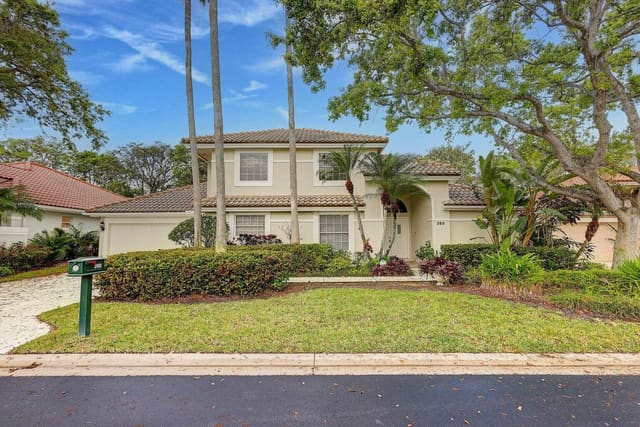 350 Eagleton Golf Drive, sold in Eagleton Lakes, Palm Beach Gardens, FL