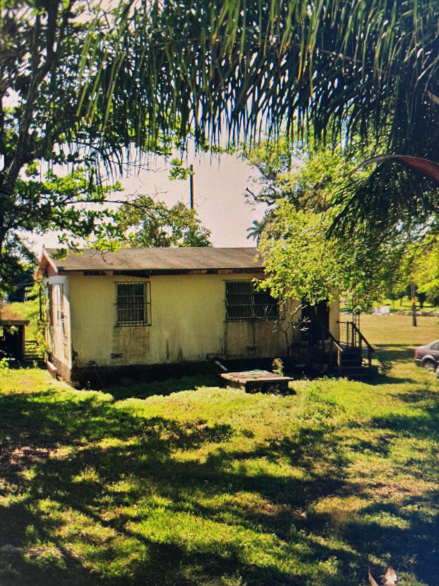 1624 NW Avenue L, Belle Glade, FL 33430
