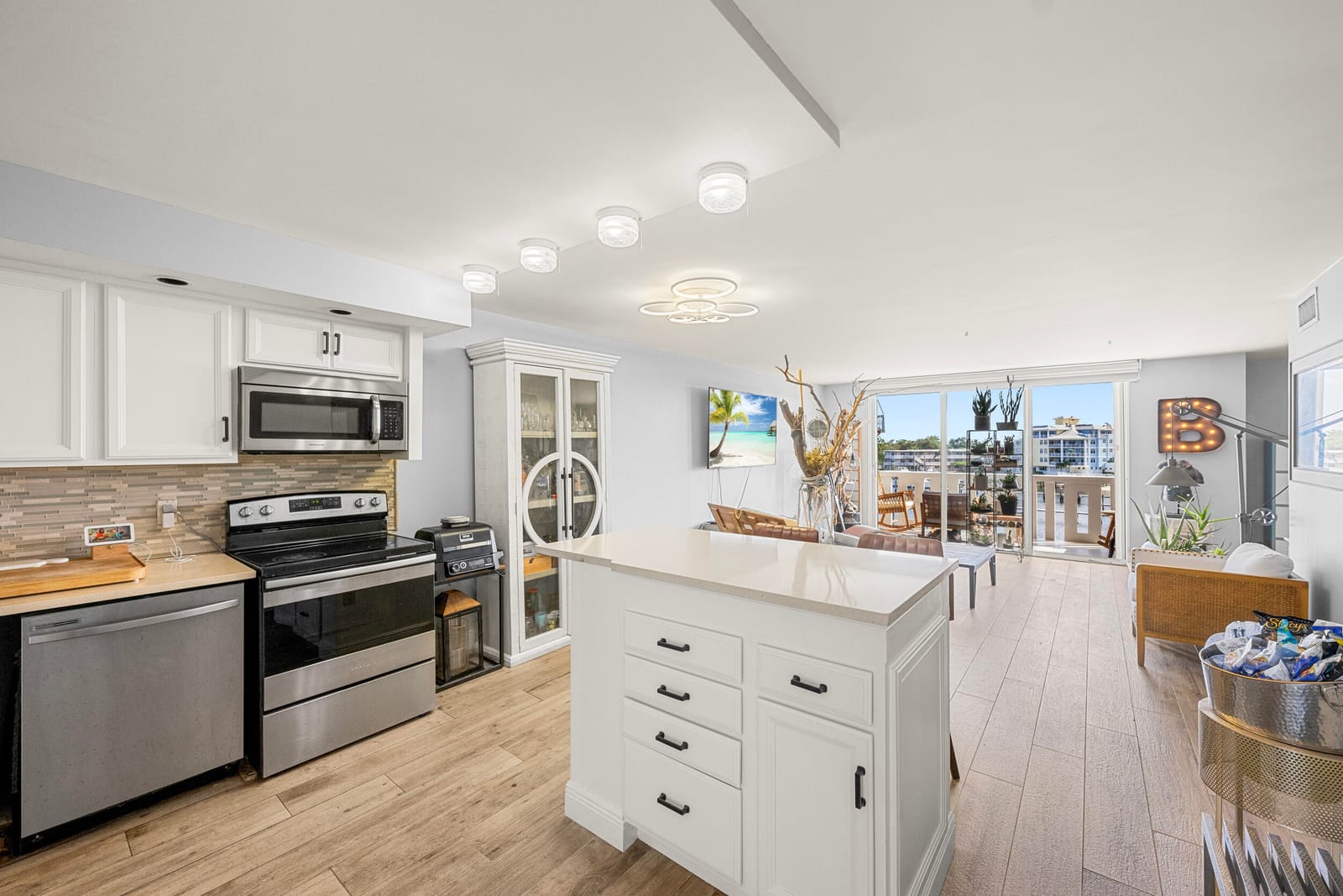 231 E Lantana Road 402 — photo 4