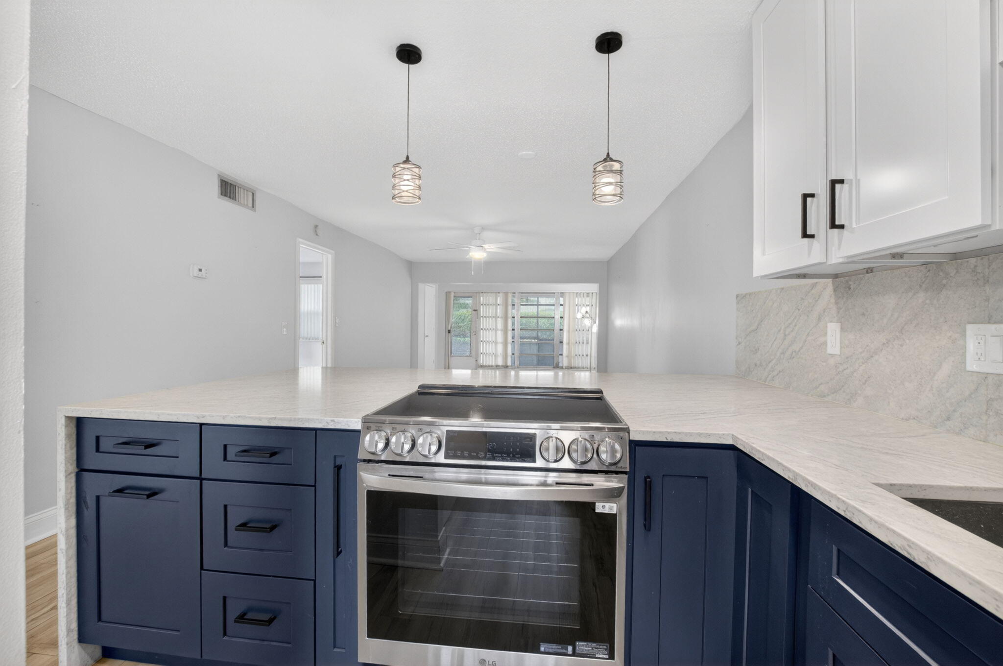 2401 Del Aire Boulevard 101 — photo 12