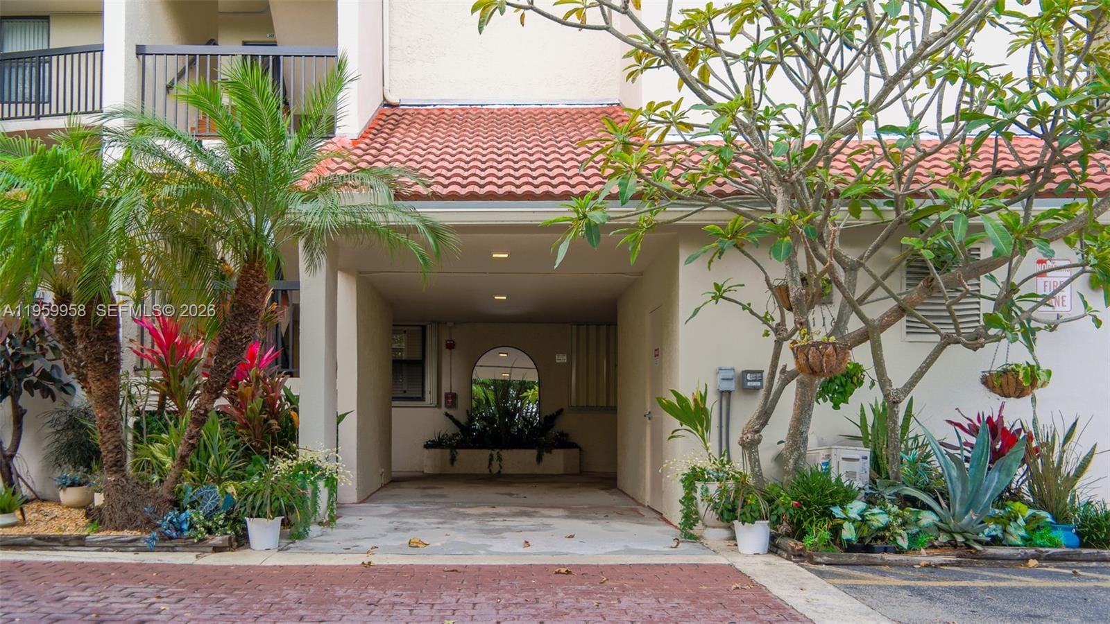 116 Lake Emerald Drive 408, Oakland Park, FL 33309 photo 4