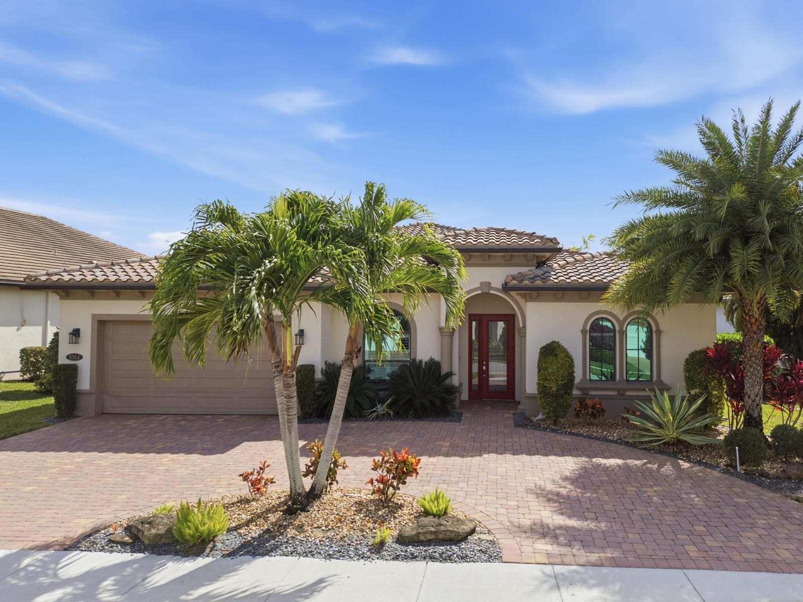 9364 Grand Prix Lane — photo 2