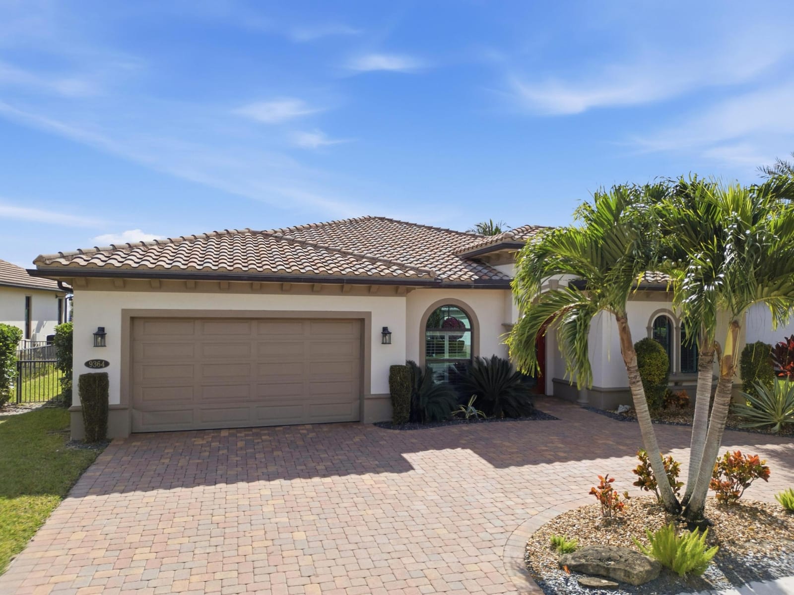 9364 Grand Prix Lane — photo 3