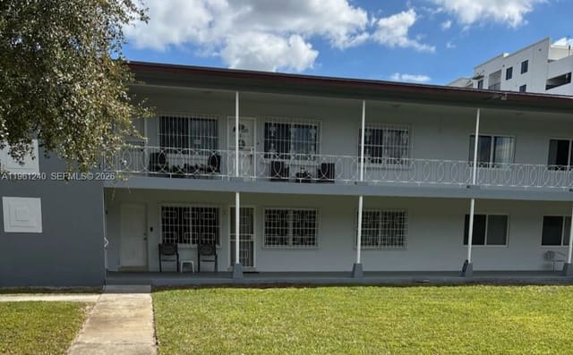 375 E 4th Avenue 8, sold in Essex Village 4th Addn, Hialeah, FL