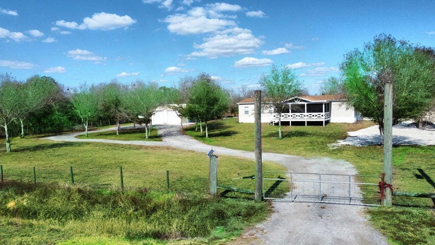 17077 NW 254th Street, Okeechobee, FL 34972