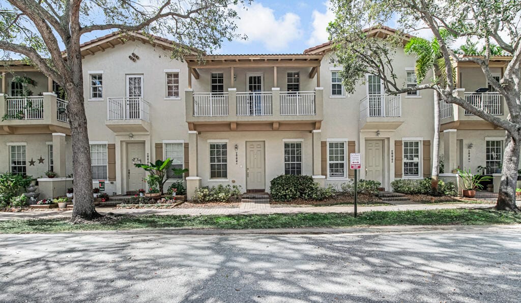 2407 NW 5th Street, Boynton Beach, FL 33426