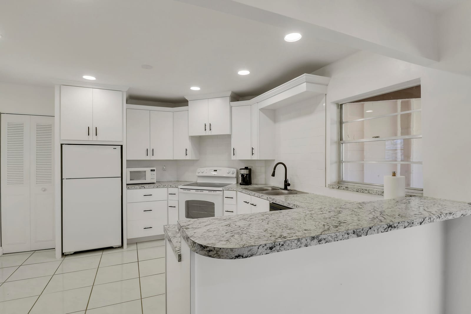 7 Greenway Village N 202, Royal Palm Beach, FL 33411 photo 13