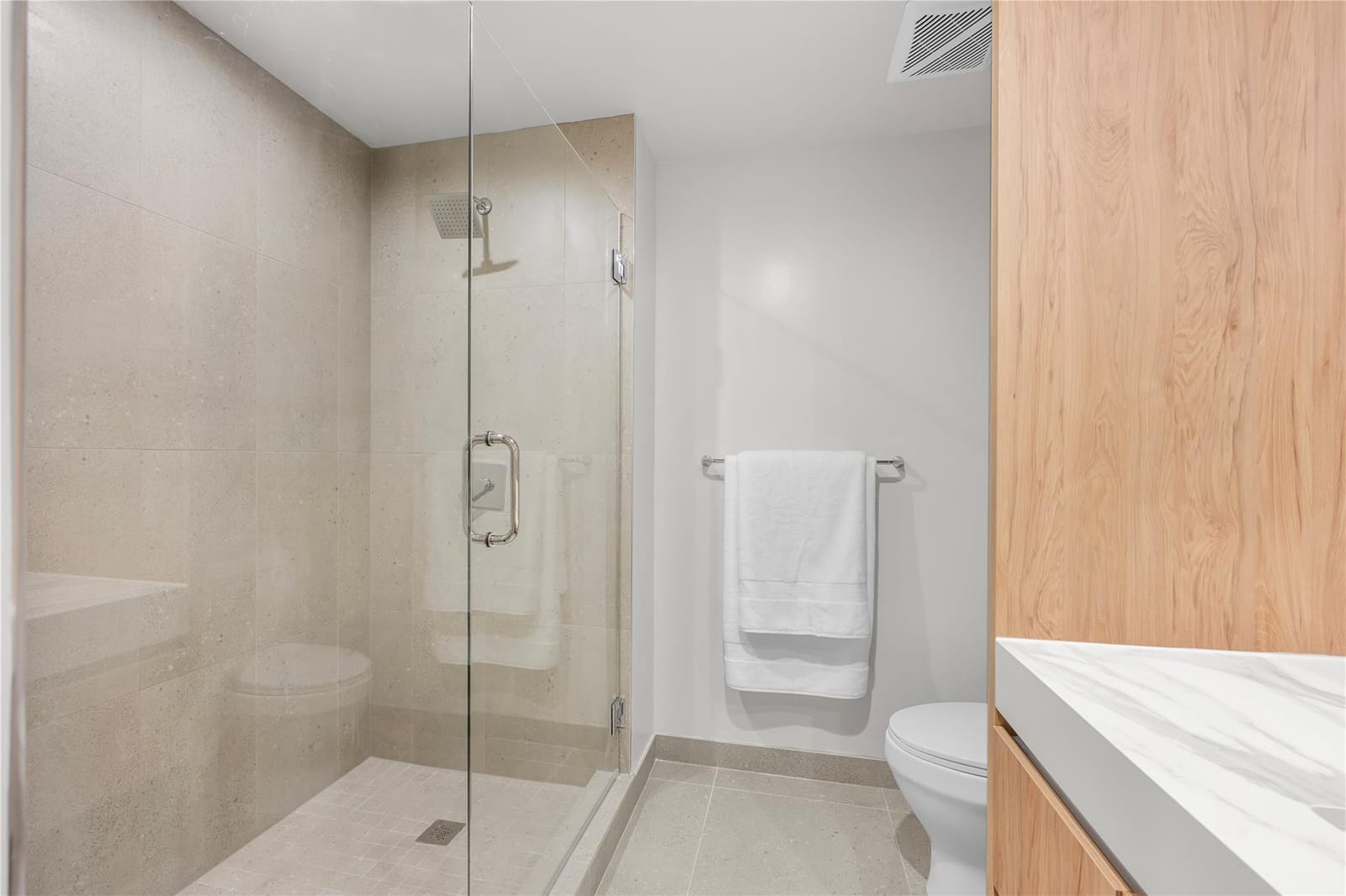 11 NE 6th Street 907, Miami, FL 33132 photo 23