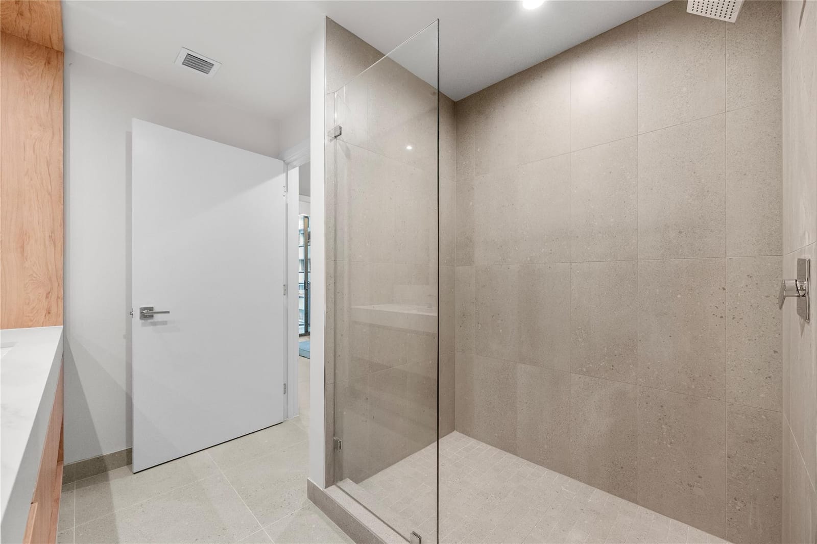 11 NE 6th Street 907, Miami, FL 33132 photo 24