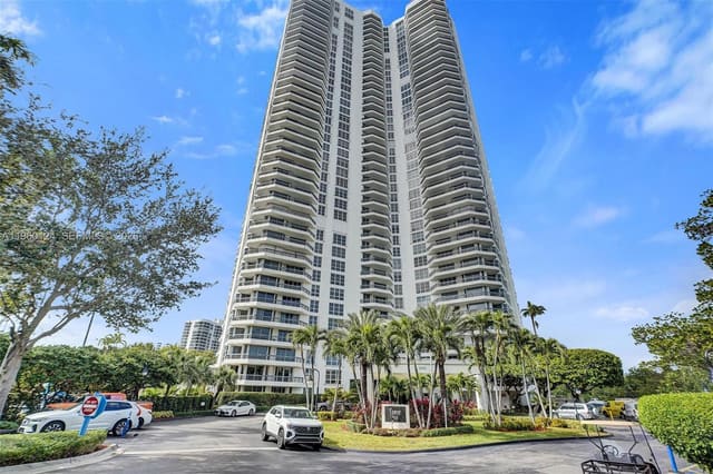 3500 Mystic Pointe Drive 3206, sold in Mystic Pointe Tower 400 C, Aventura, FL