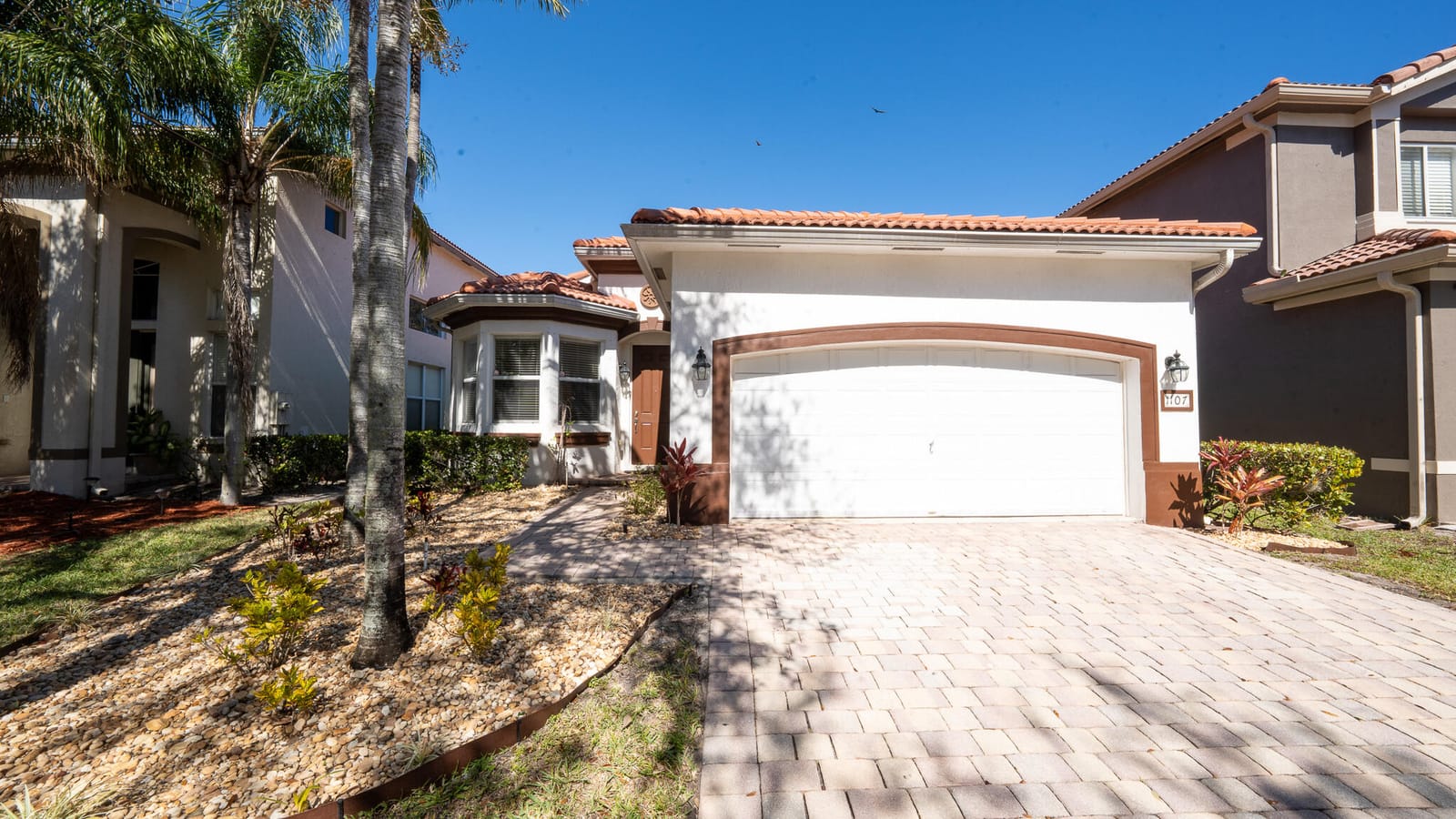 1107 Center Stone Lane — photo 3