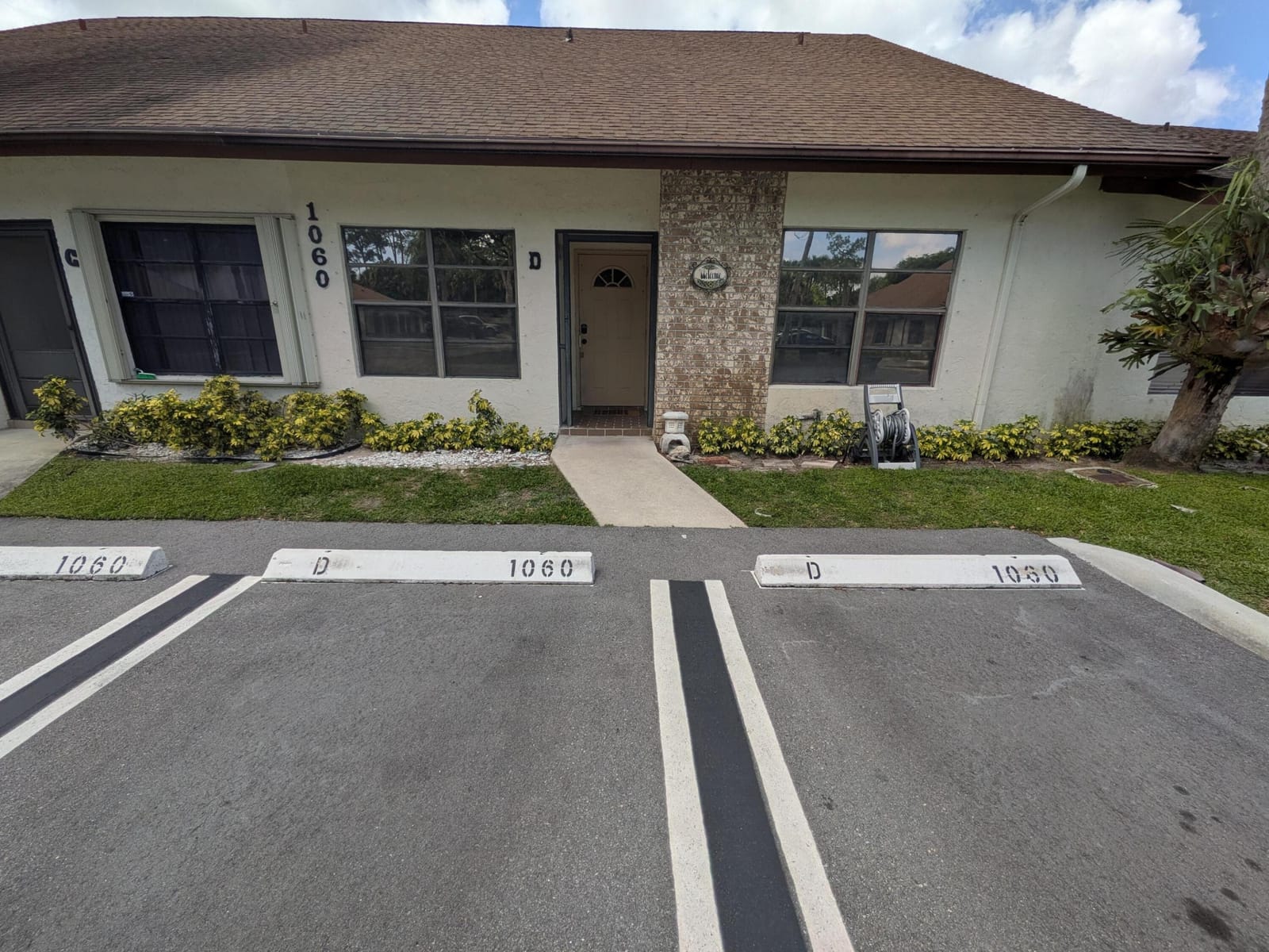 1060 Parkside Green Drive D — photo 2