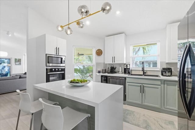 901 SW 111th Way, sold in Scarborough I, Davie, FL