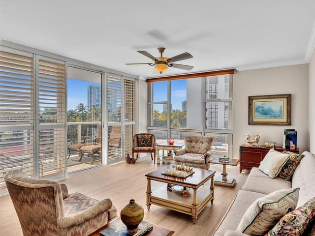 3675 N Country Club Drive 409, Aventura, FL 33180