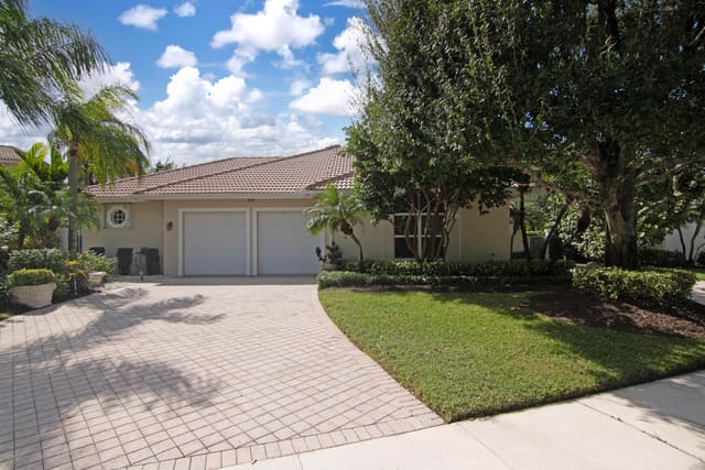 2771 Twin Oaks Way, sold in Shady Oaks Of Palm Beach Polo & Country, Wellington, FL