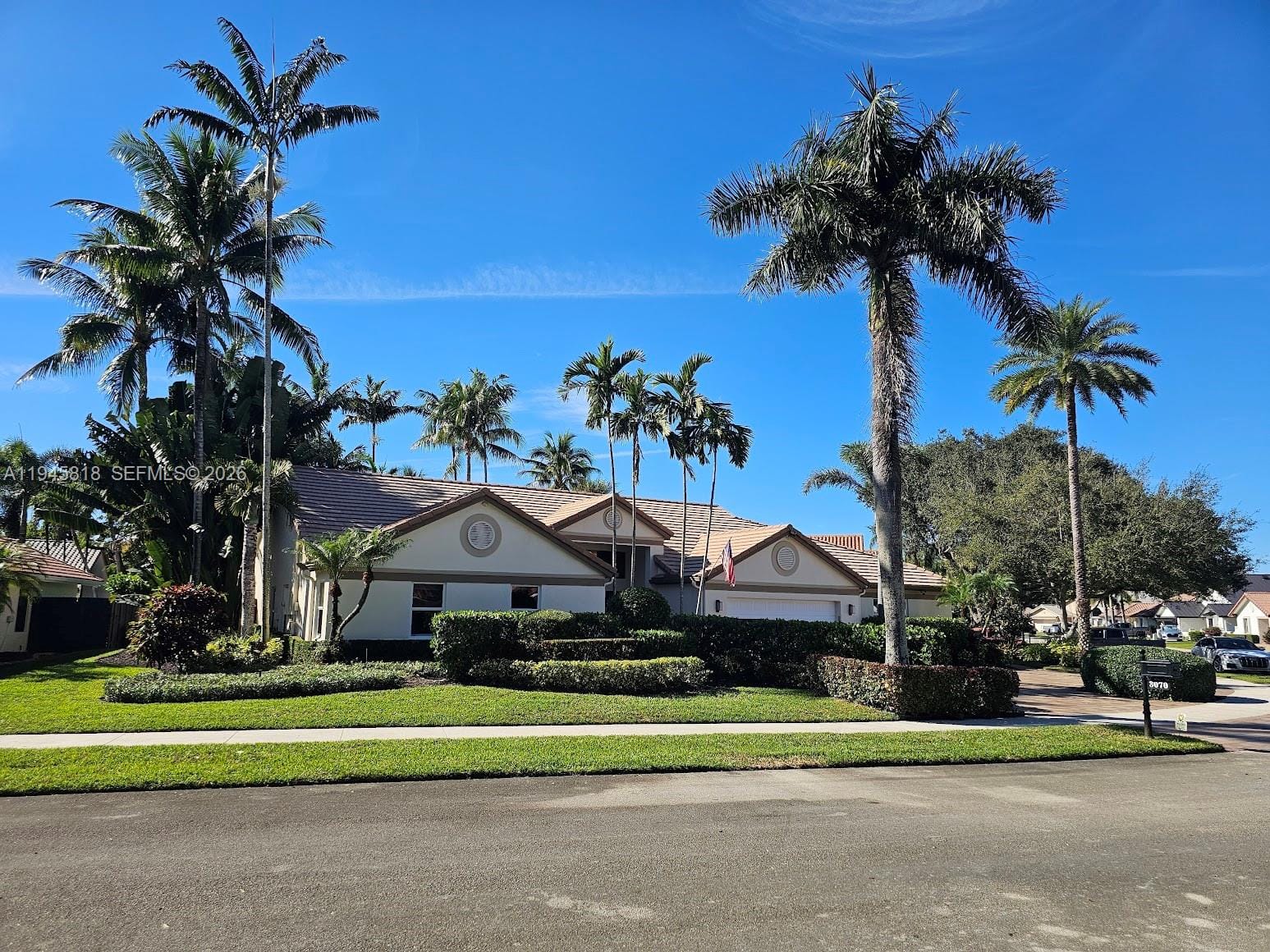 3070 Perriwinkle Circle, Davie, FL 33328