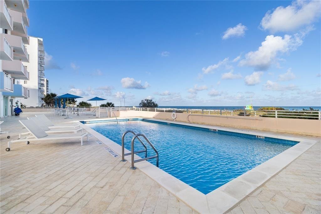 345 Ocean Drive 512 — photo 2