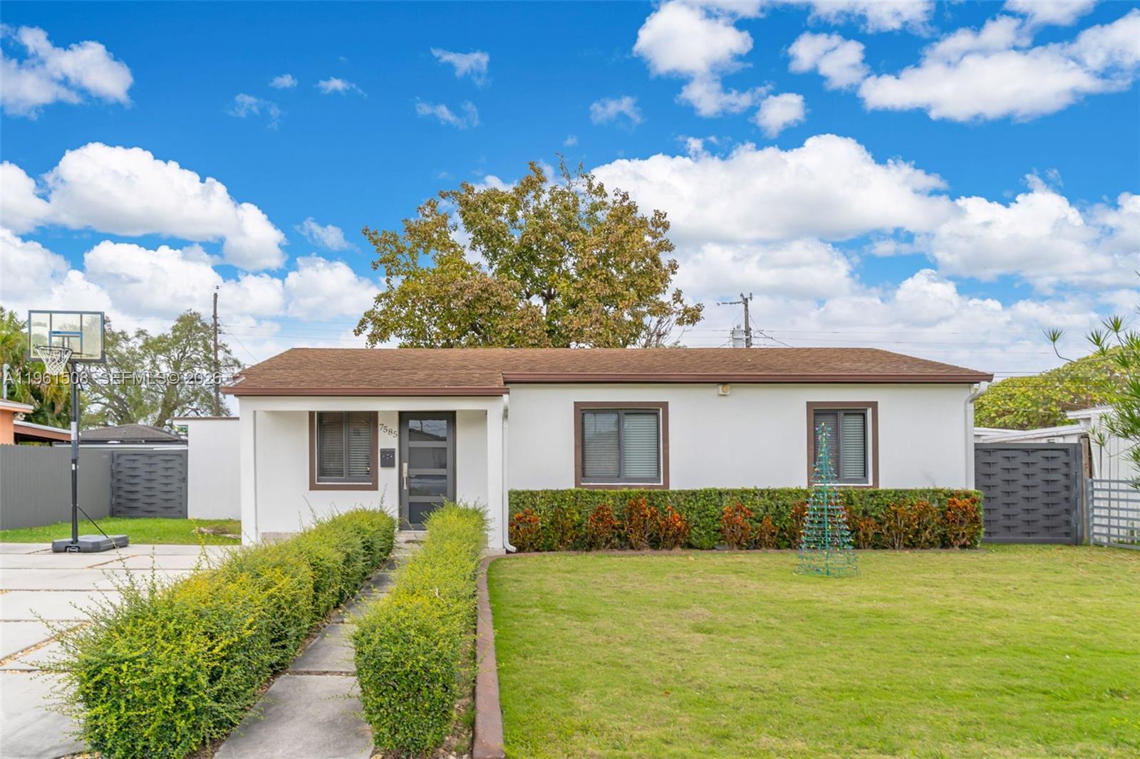 7585 SW 28th Street, Miami, FL 33155, Miami
