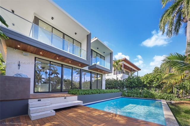 5825 Alton Road, sold in La Gorce Golf Sub, Miami Beach, FL
