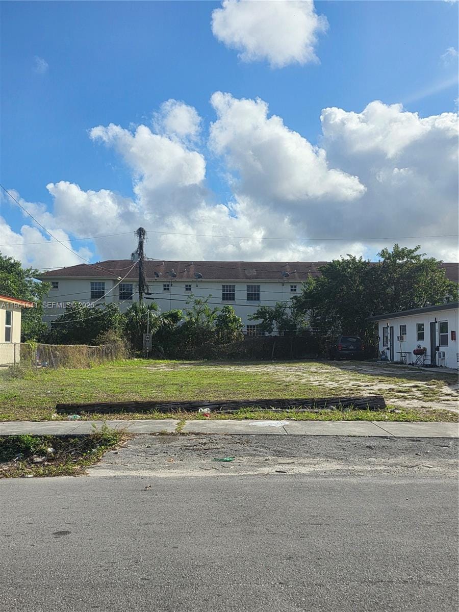 10 Nw Street — photo 2