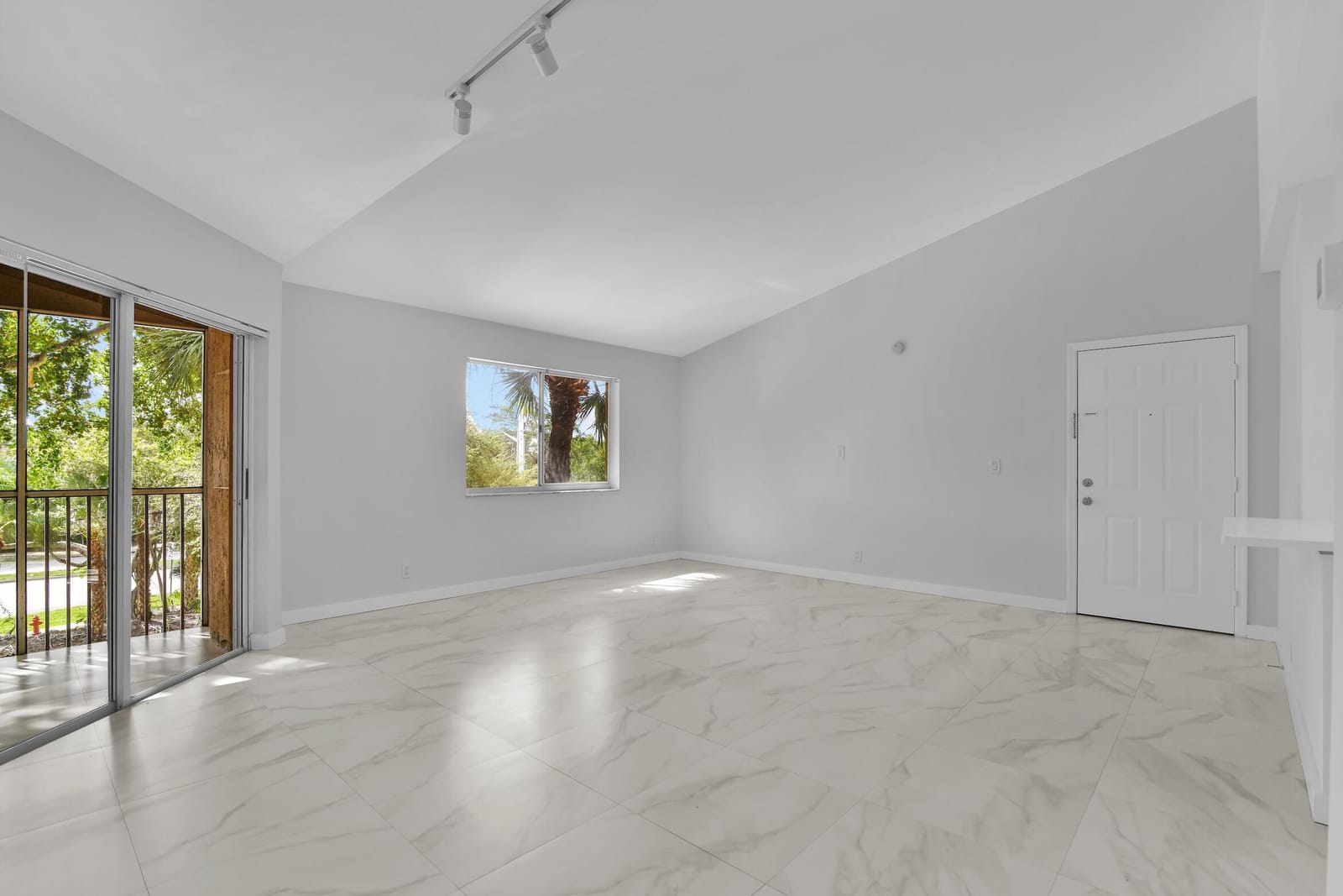 4005 W Mcnab Road C302, Pompano Beach, FL 33069 photo 17