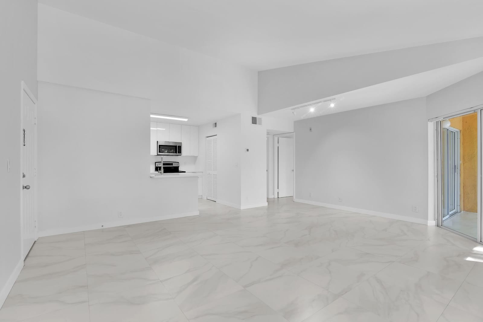 4005 W Mcnab Road C302, Pompano Beach, FL 33069 photo 18